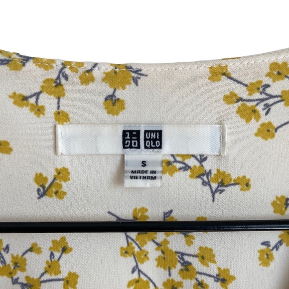 UNIQLO LONG SLEEVE FLORAL FLOWY MAXI DRESS, V-NECK, BELT DETAILING, SIZE SMALL - Picture 6 of 6